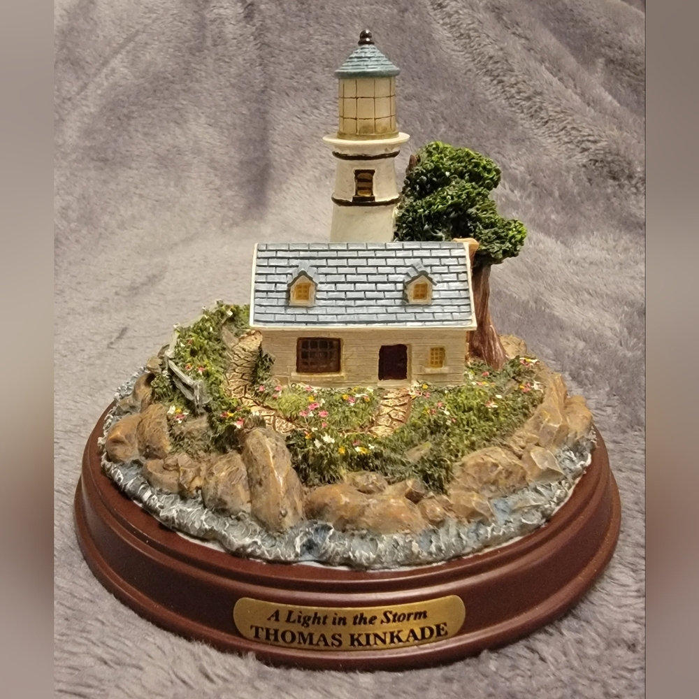 Thomas Kincade "A Light in the Storm" (Lights up)